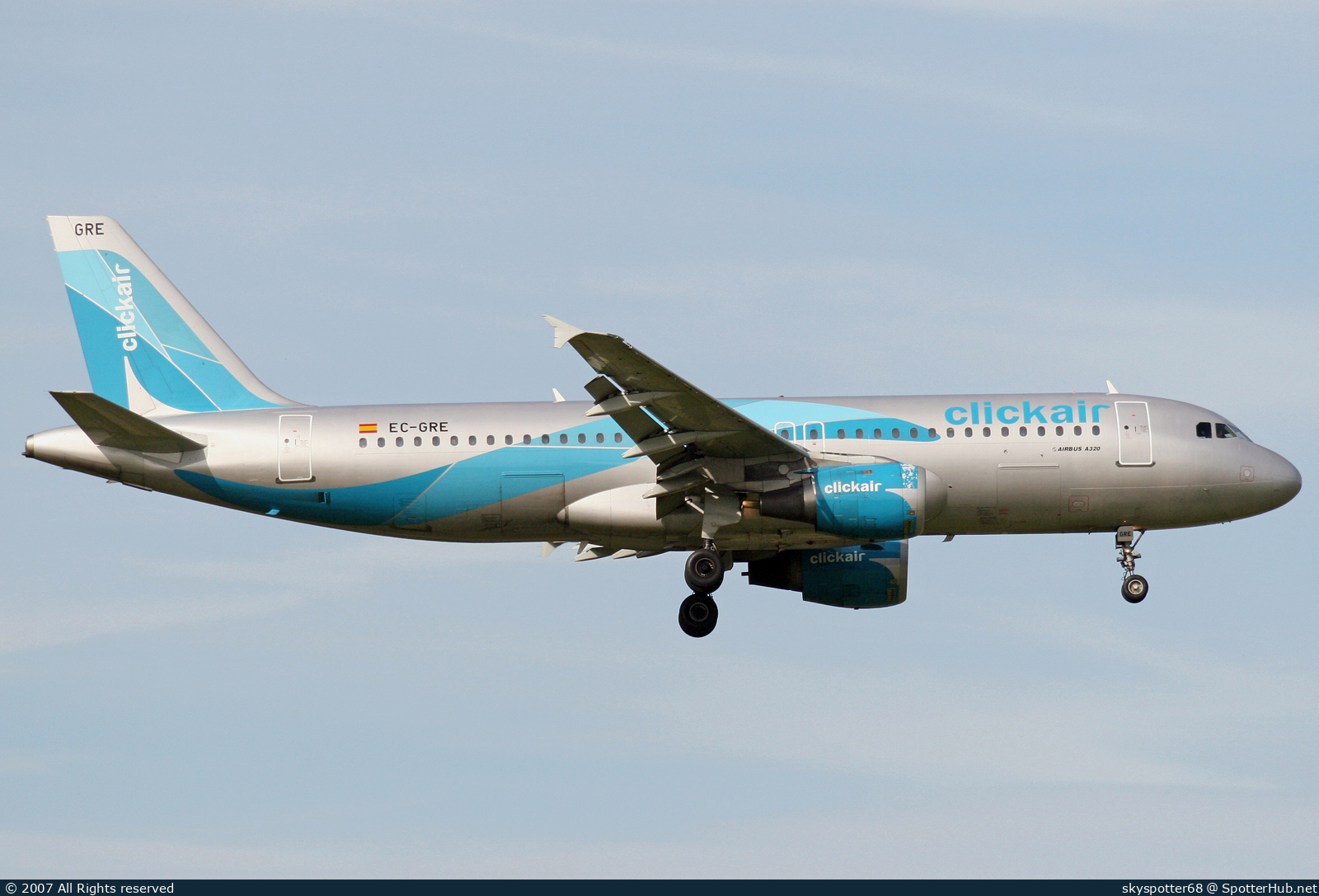Photo of EC-GRE - Airbus A320-211 operated by Clickair