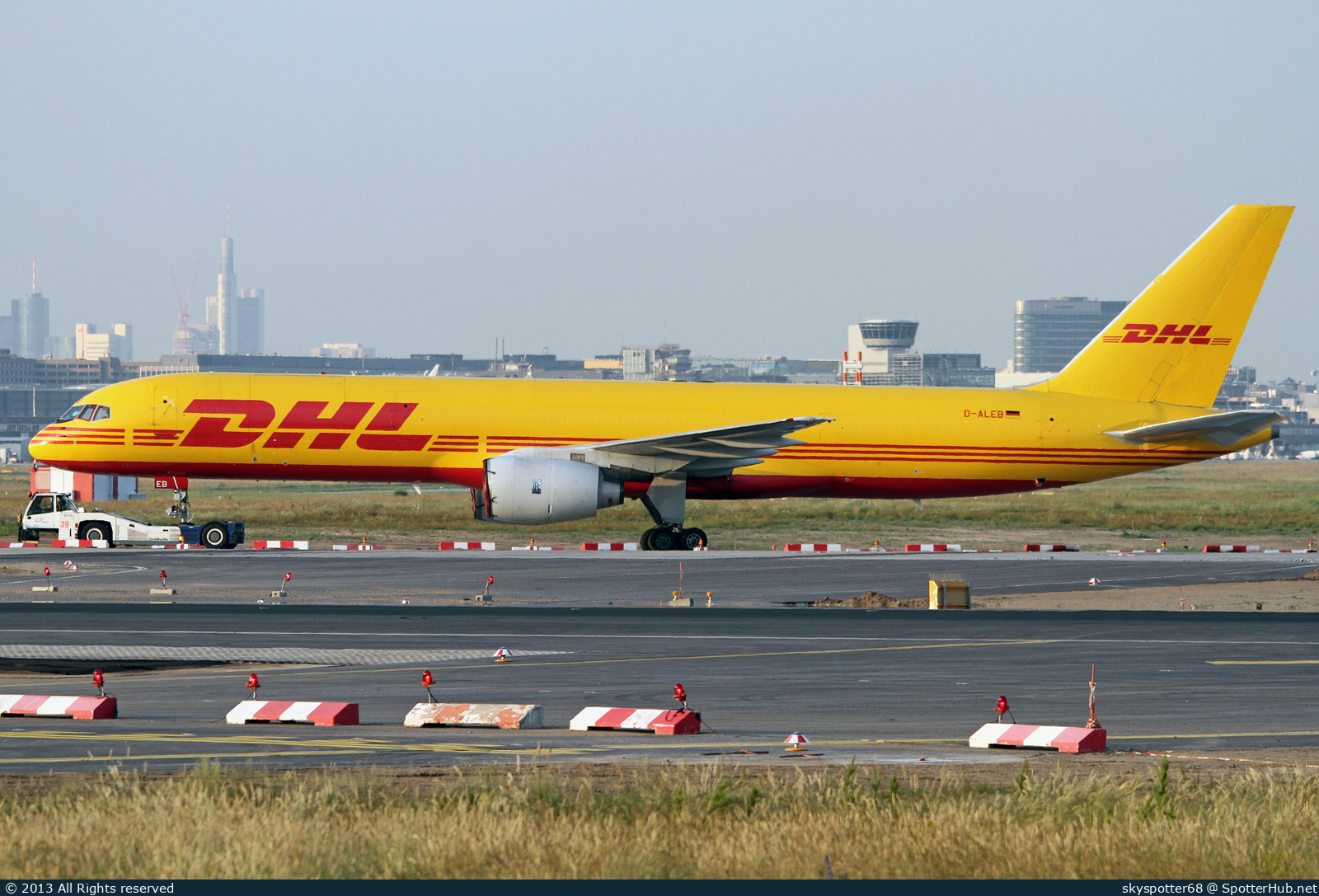 Photo of D-ALEB - Boeing 757-236(SF) operated by European Air Transport