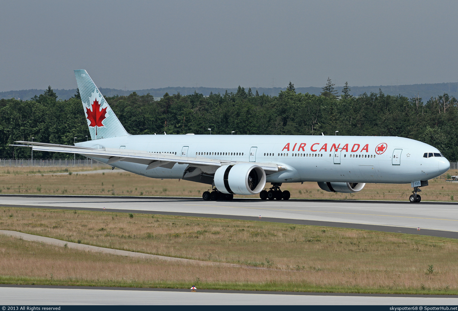 Photo of C-FITW - Boeing 777-333(ER) operated by Air Canada