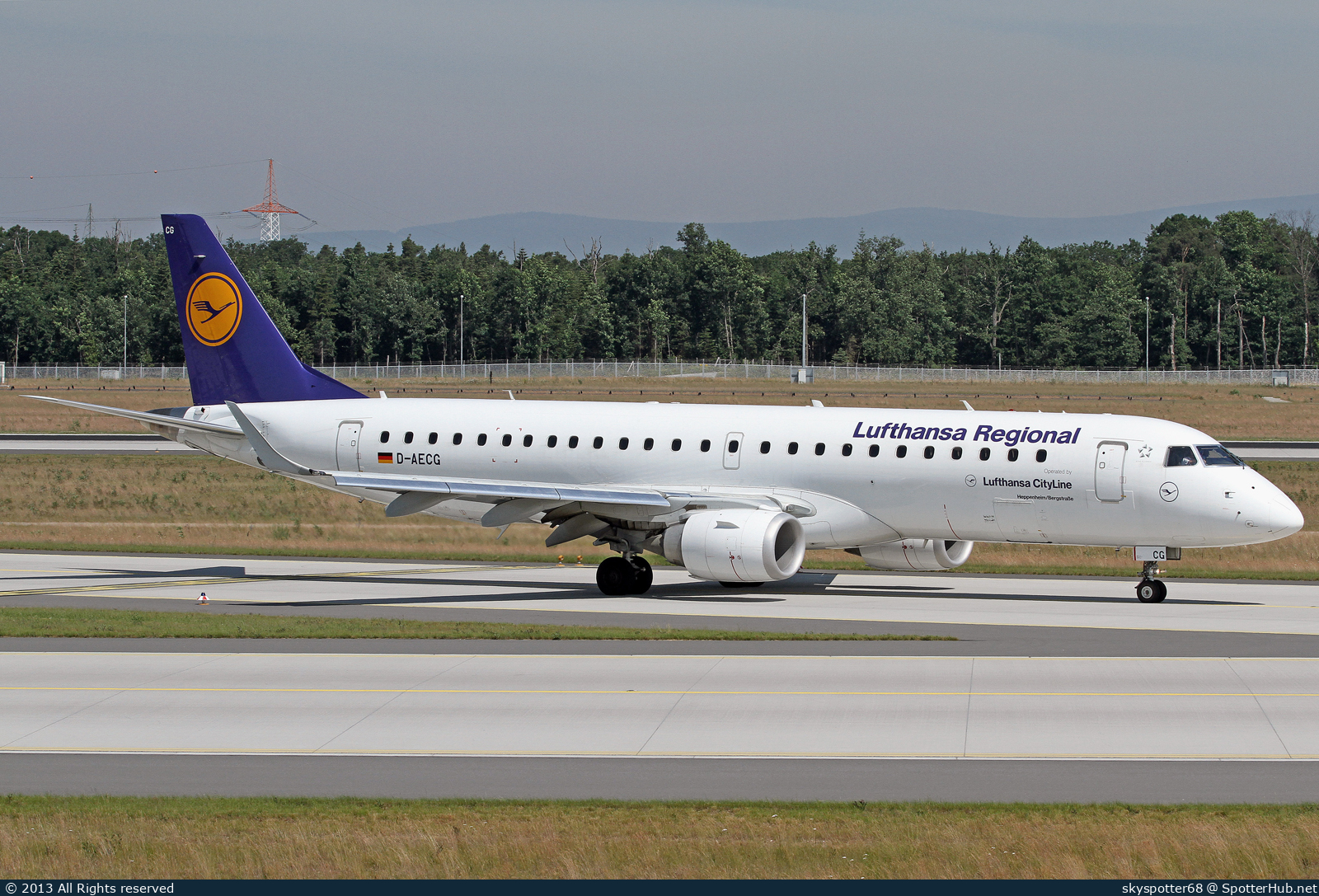 Photo of D-AECG - Embraer ERJ-190LR operated by Lufthansa CityLine