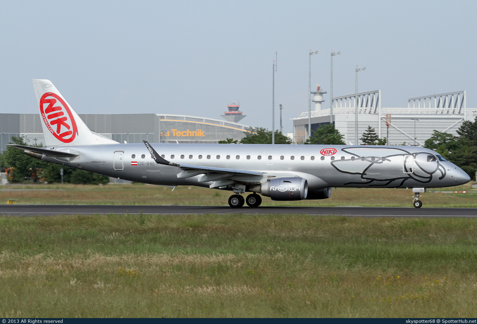 Photo of OE-IHB - Embraer ERJ-190LR operated by Niki