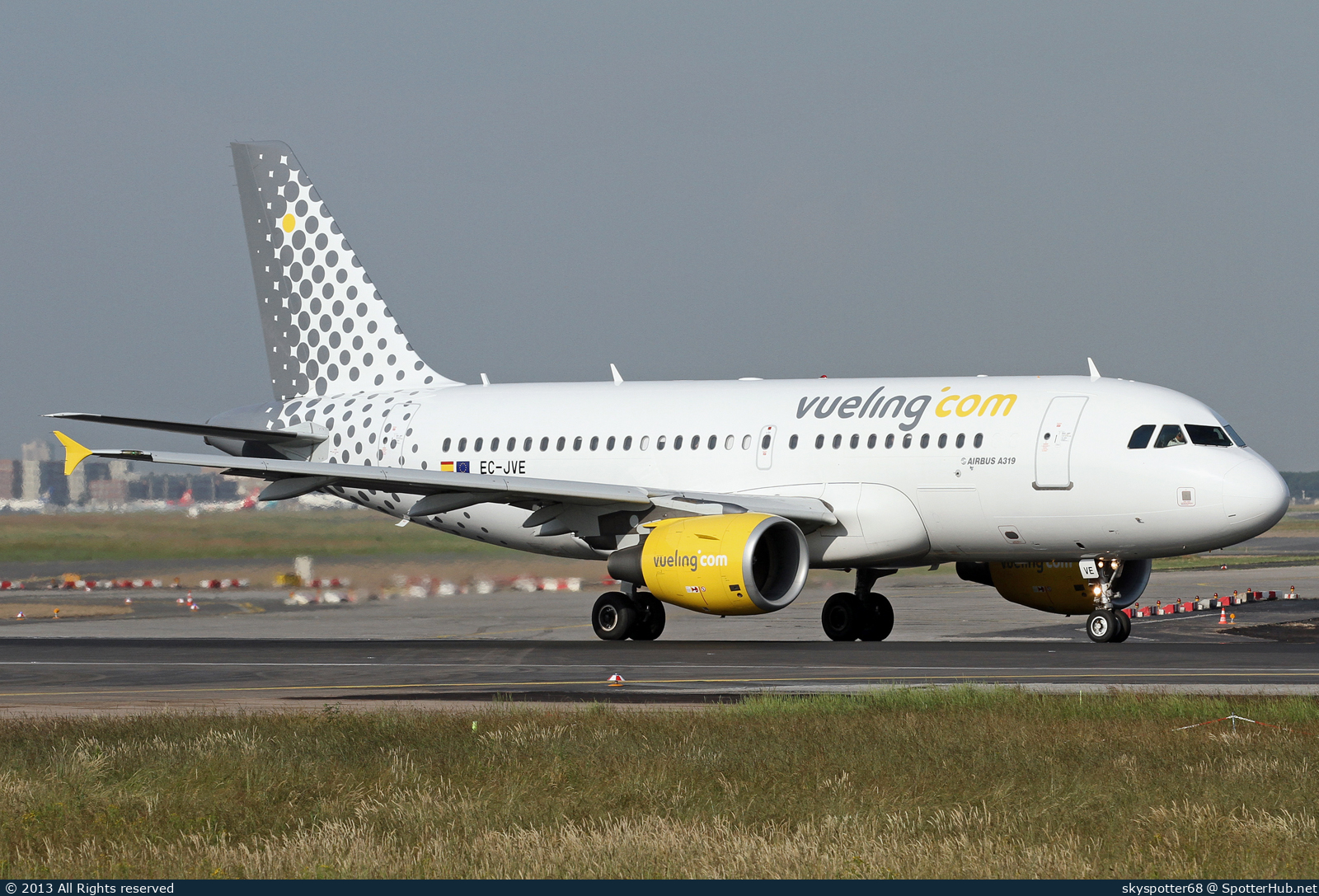 Photo of EC-JVE - Airbus A319-111 operated by Vueling