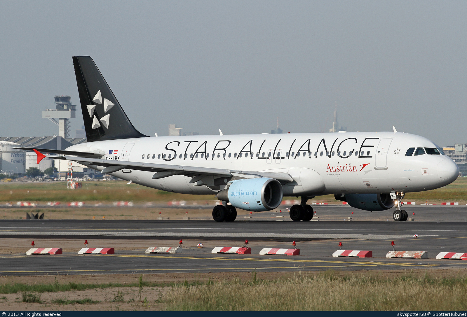 Photo of OE-LBX - Airbus A320-214 operated by Austrian Airlines