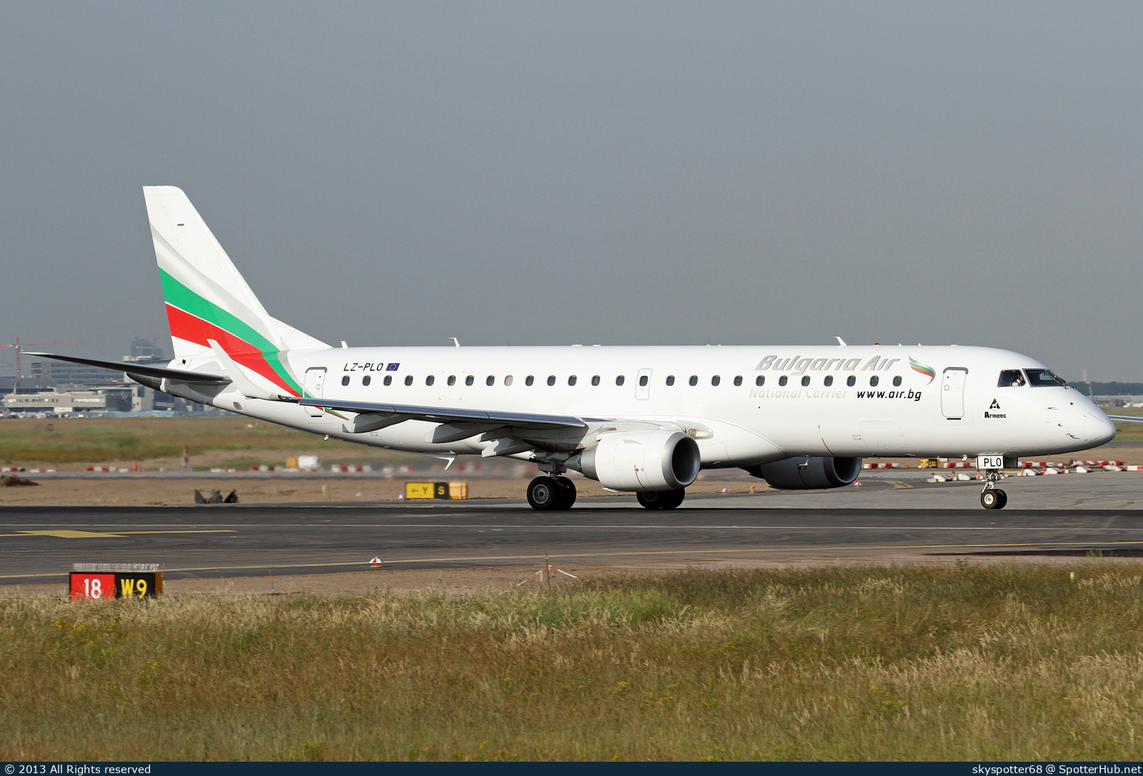 Photo of LZ-PLO - Embraer ERJ-190AR operated by Bulgaria Air