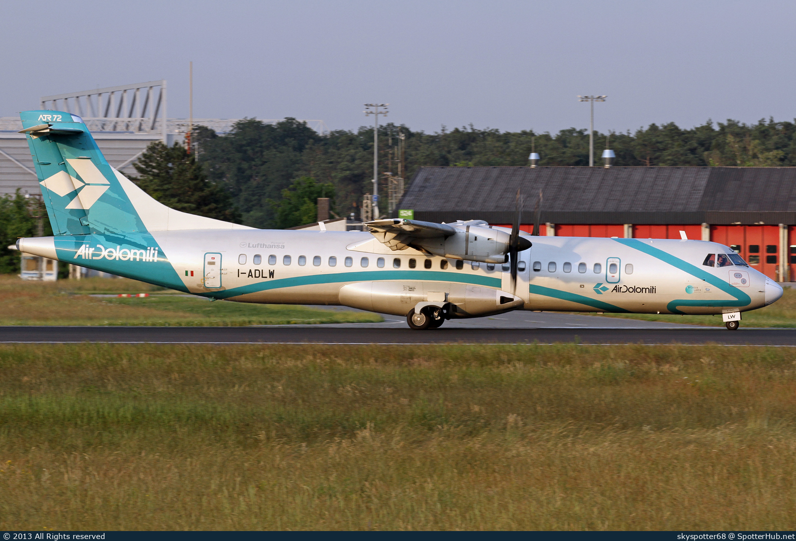 Photo of I-ADLW - ATR 72-500 operated by Air Dolomiti