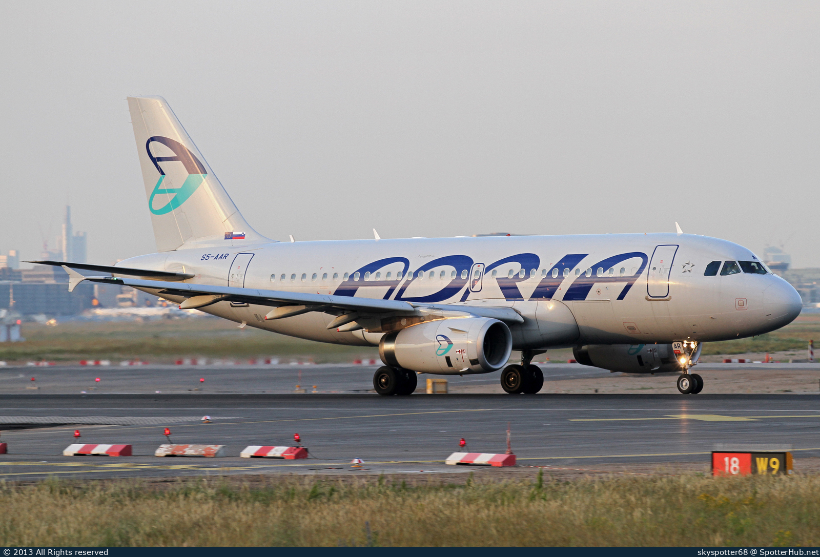 Photo of S5-AAR - Airbus A319-132 operated by Adria Airways
