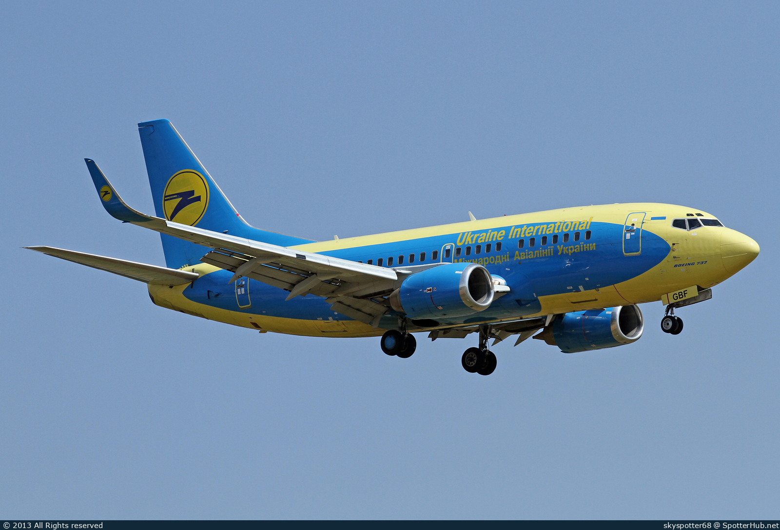 Photo of UR-GBF - Boeing 737-548 operated by Ukraine International Airlines