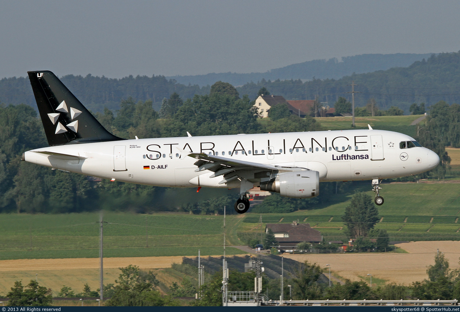 Photo of D-AILF - Airbus A319-114 operated by Lufthansa