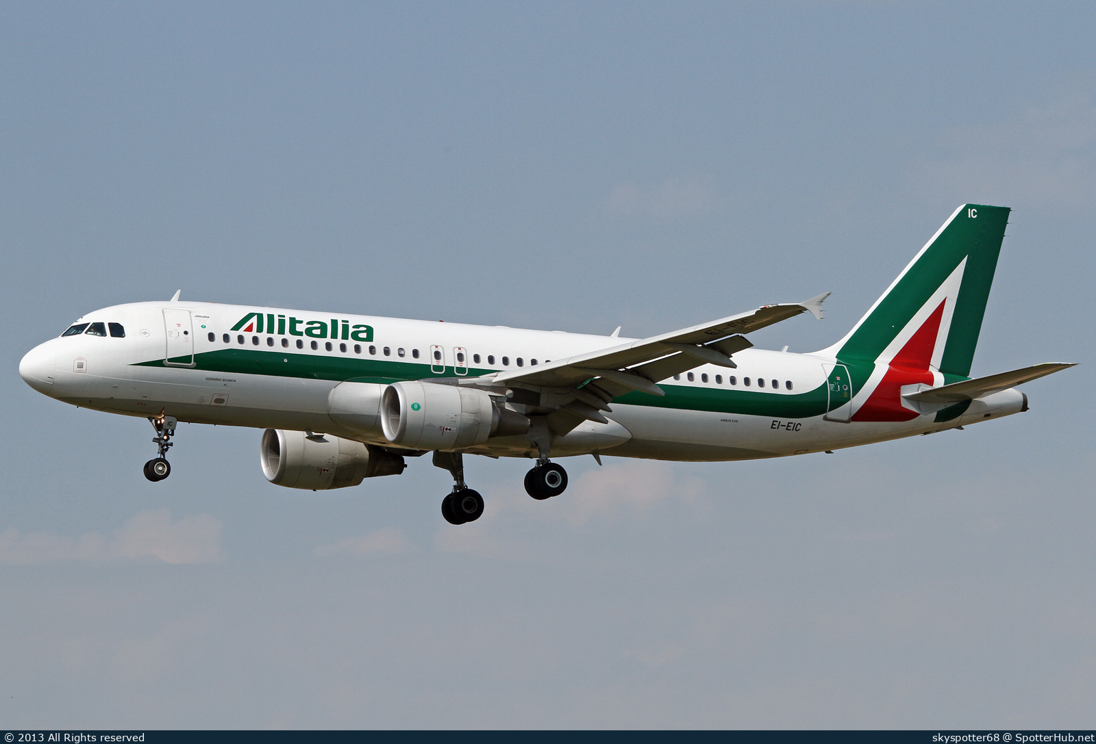 Photo of EI-EIC - Airbus A320-216 operated by Alitalia