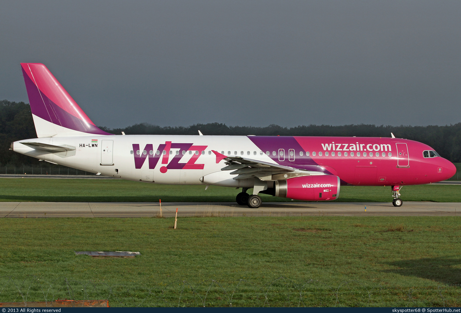Photo of HA-LWN - Airbus A320-232 operated by Wizz Air