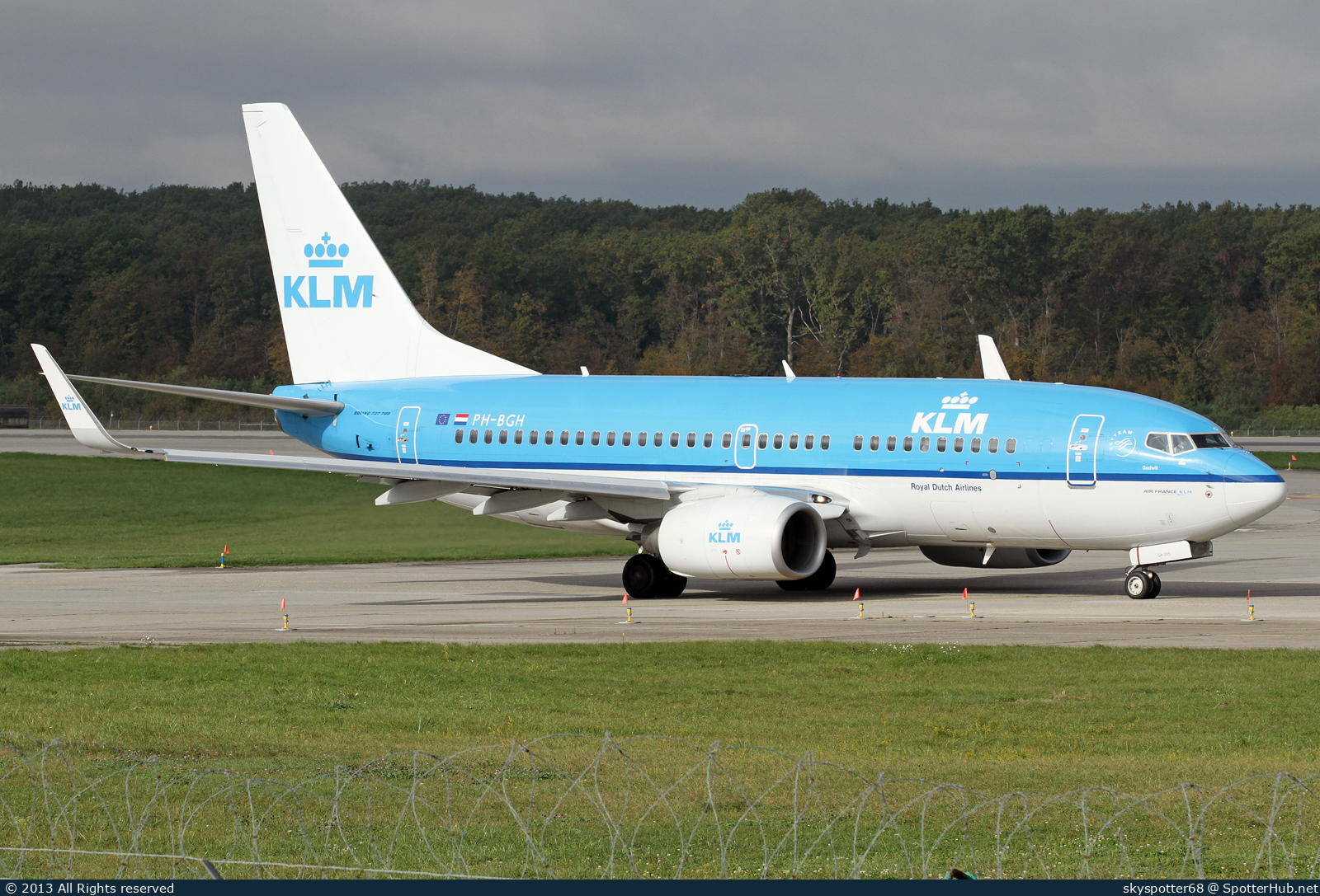 Photo of PH-BGH - Boeing 737-7K2 operated by KLM Royal Dutch Airlines