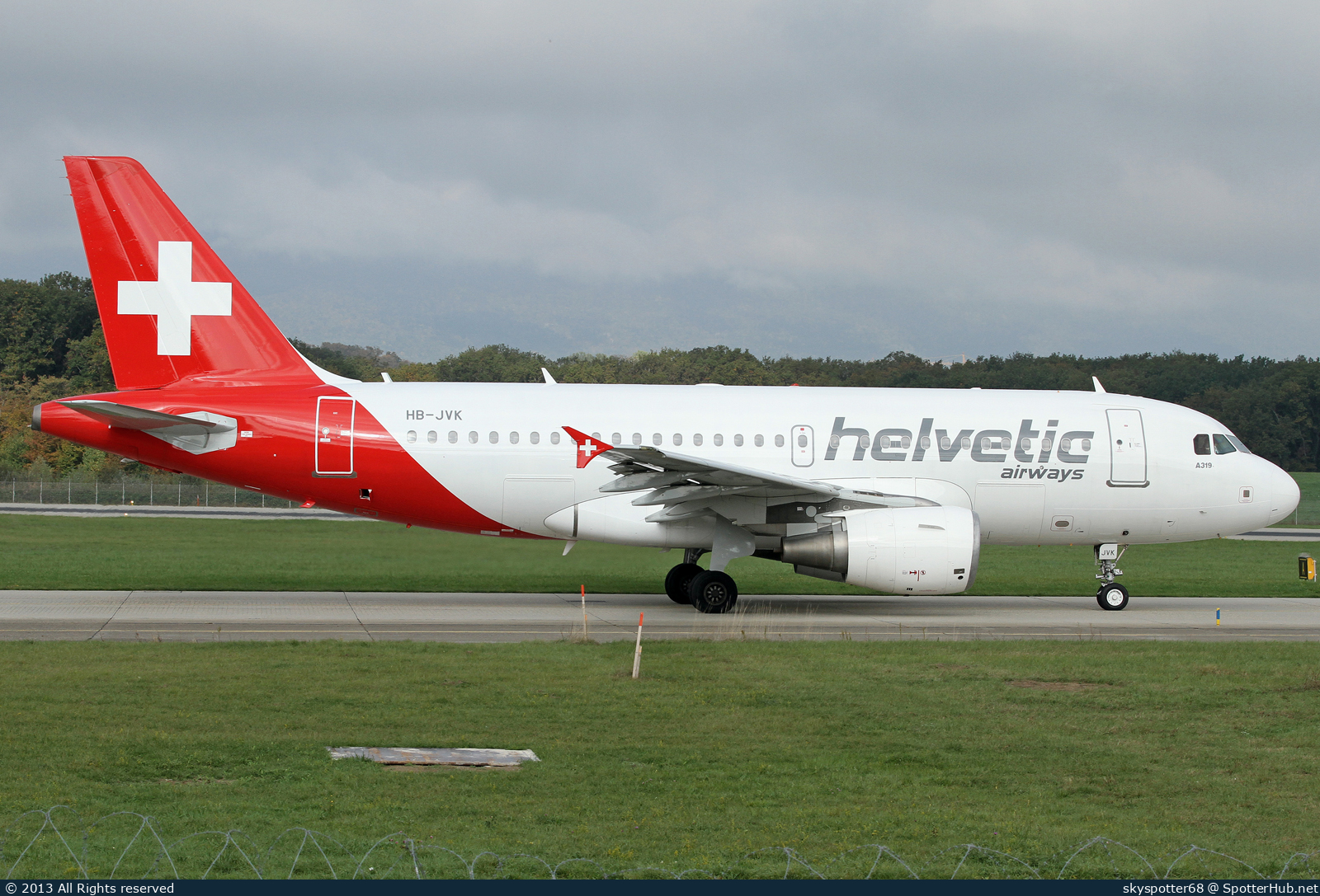 Photo of HB-JVK - Airbus A319-112 operated by Helvetic Airways