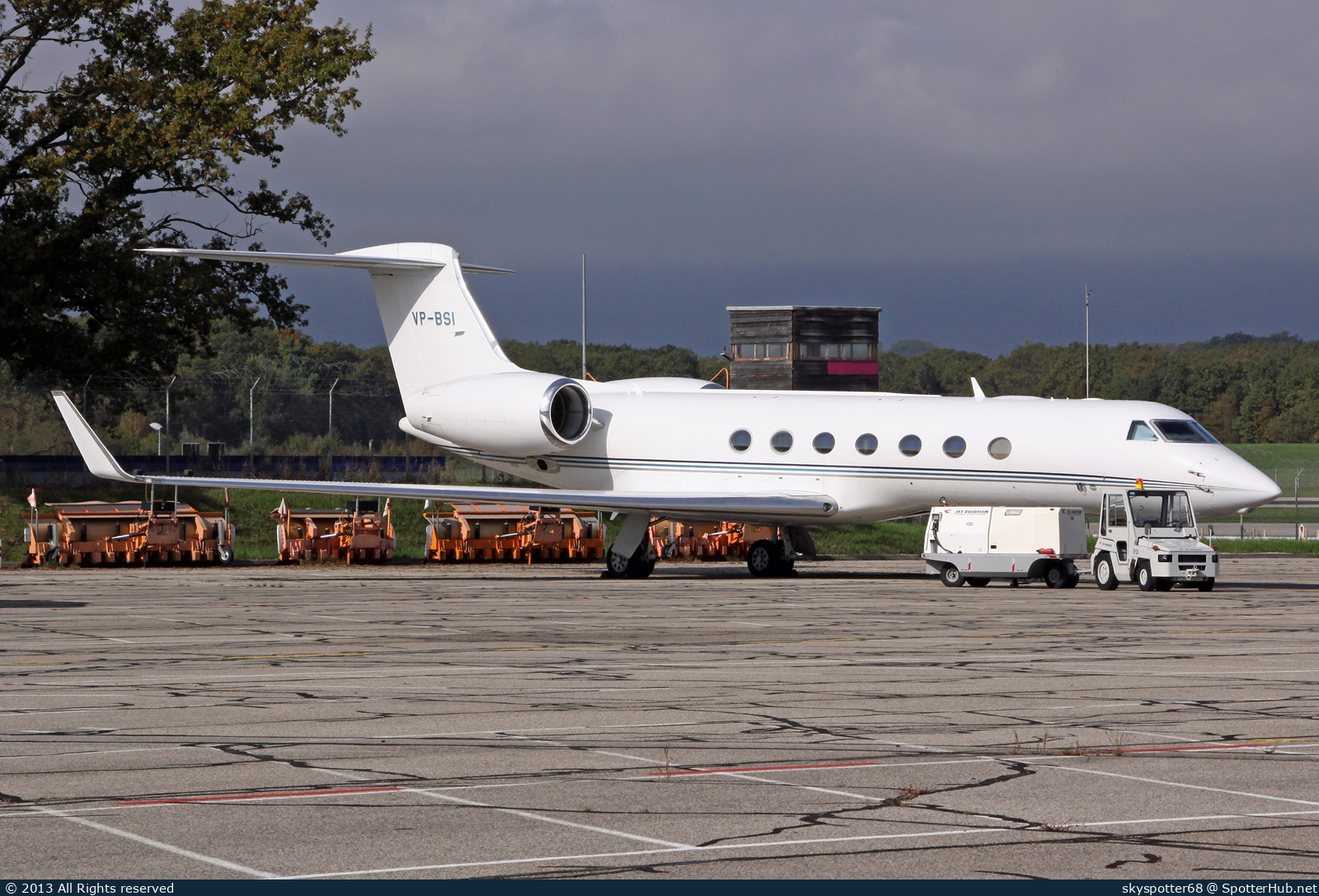 Photo of VP-BSI - Gulfstream GV-SP (G550) operated by Private