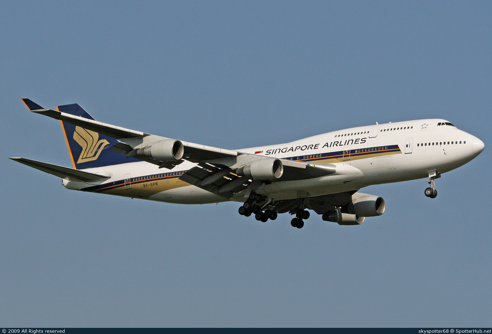 Photo of 9V-SPN - Boeing 747-412 operated by Singapore Airlines