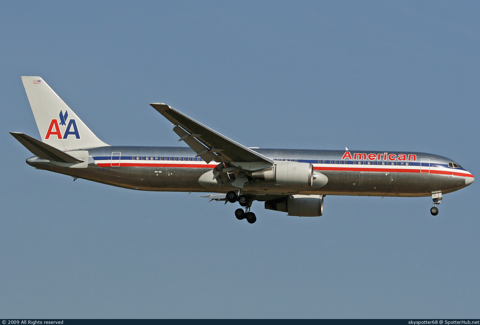 Photo of N391AA - Boeing 767-323(ER) operated by American Airlines