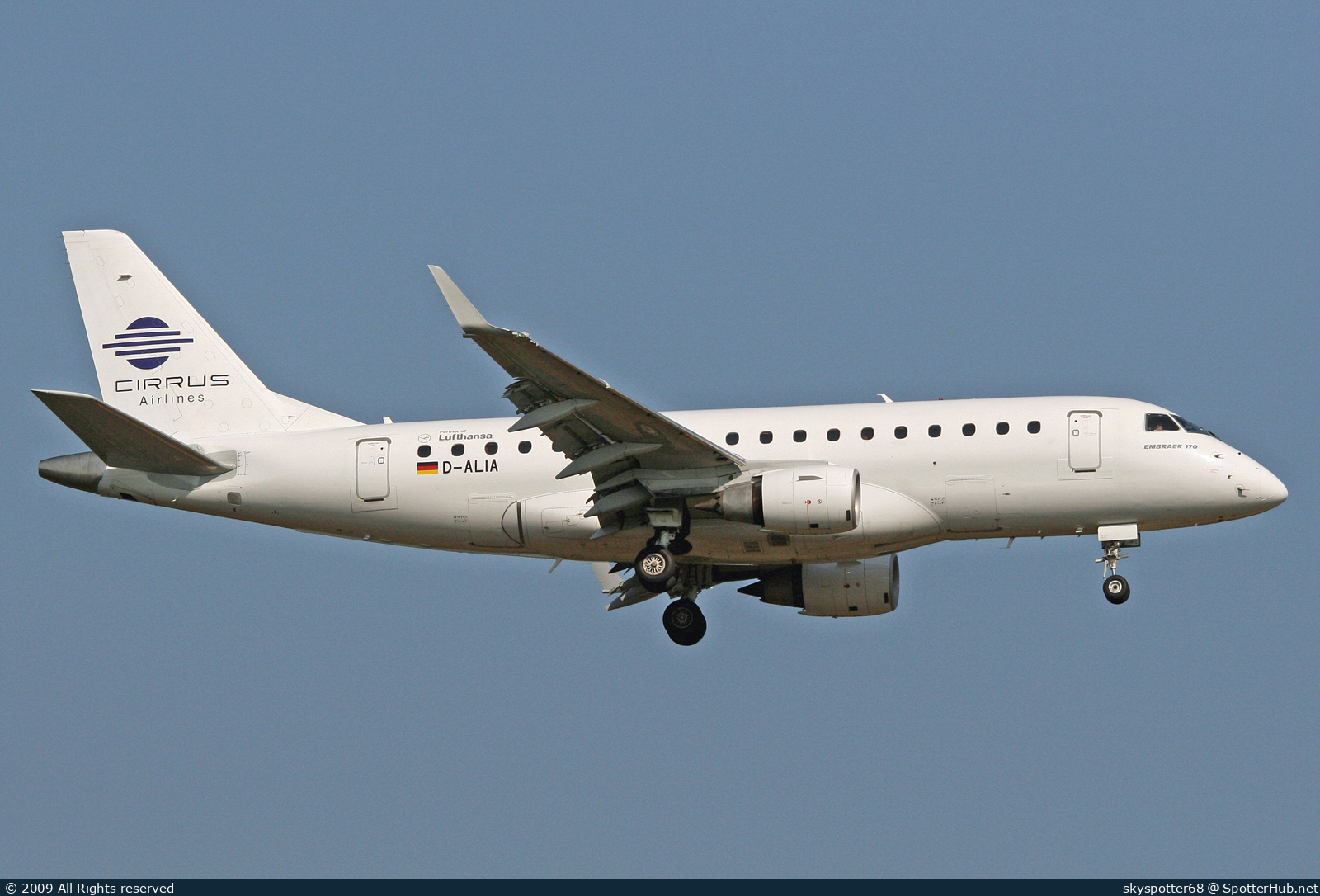 Photo of D-ALIA - Embraer ERJ-170LR operated by Cirrus Airlines
