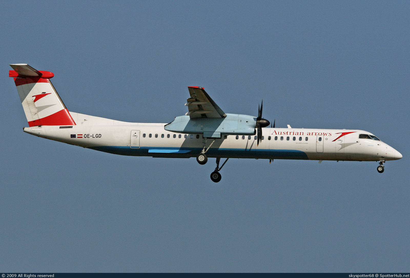 Photo of OE-LGD - Bombardier DHC-8-402 Dash 8 Q400 operated by Austrian Arrows (opb Tyrolean Airways)