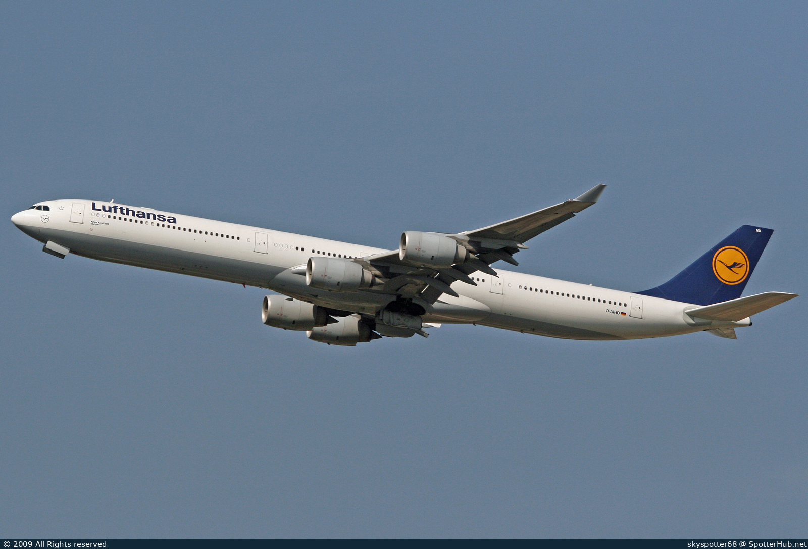 Photo of D-AIHD - Airbus A340-642 operated by Lufthansa