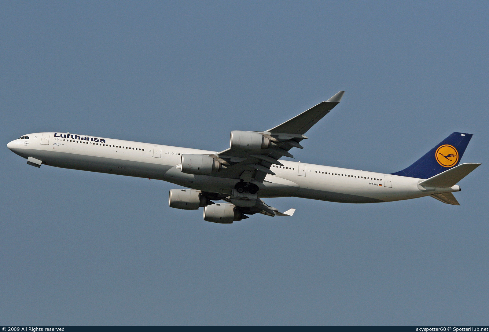Photo of D-AIHA - Airbus A340-642 operated by Lufthansa