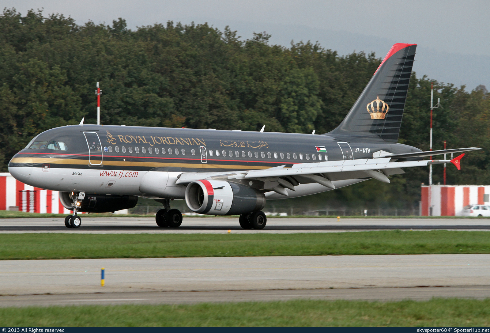 Photo of JY-AYM - Airbus A319-132 operated by Royal Jordanian Airlines