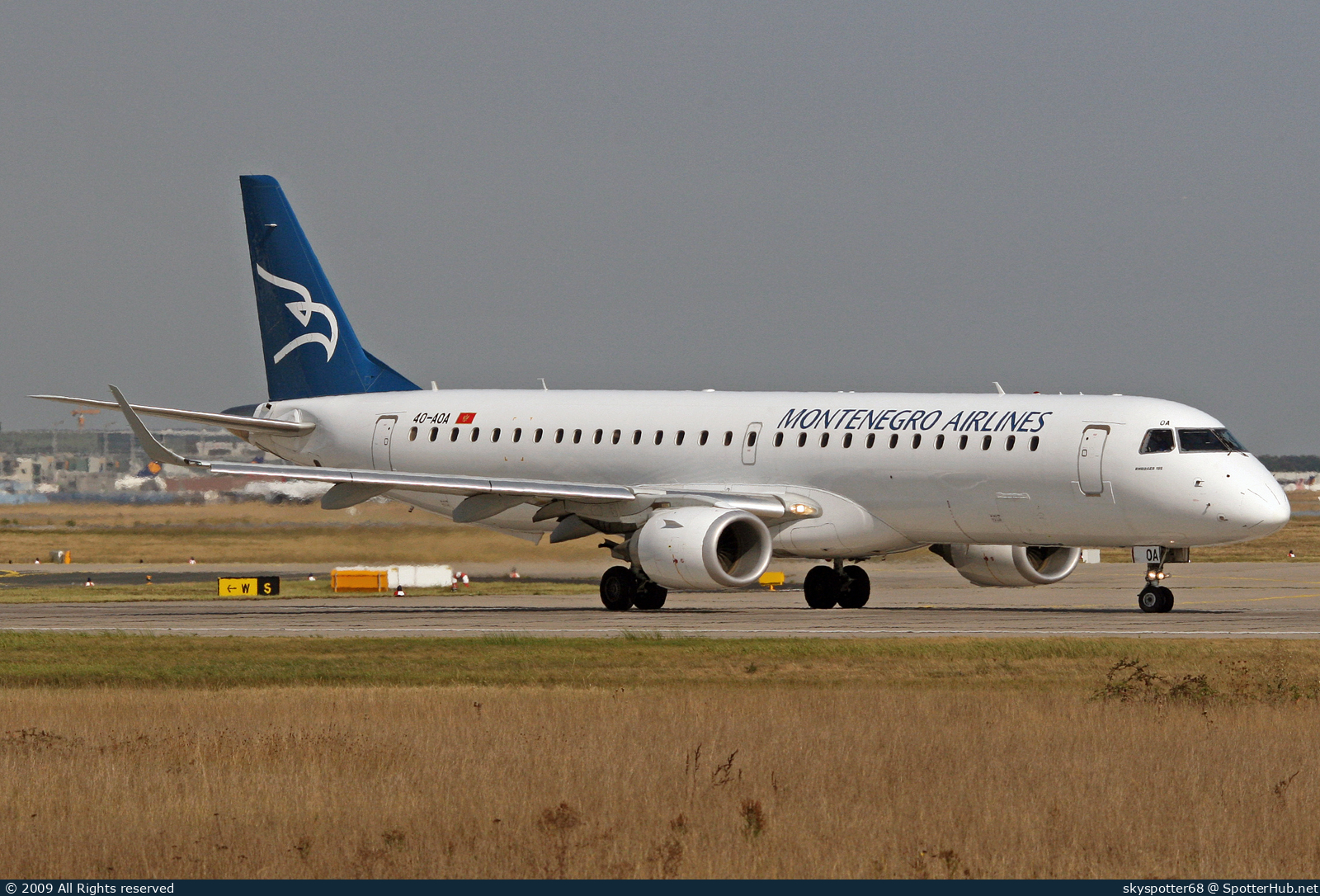 Photo of 4O-AOA - Embraer ERJ-195LR operated by Montenegro Airlines