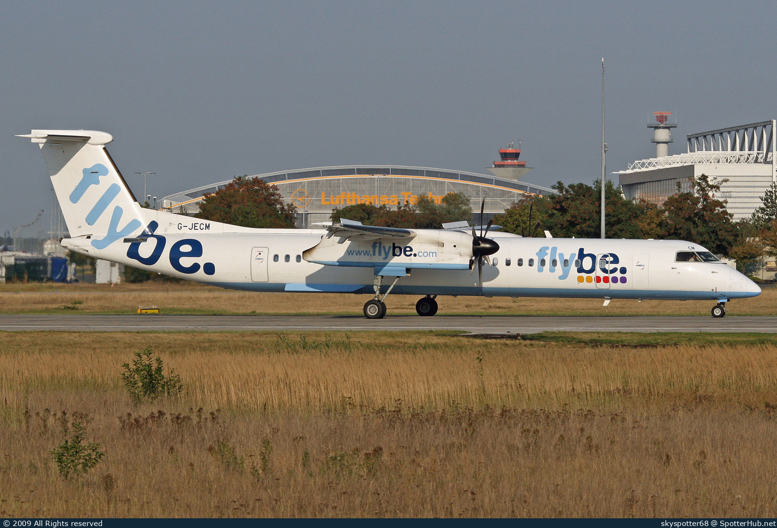 Photo of G-JECM - Bombardier DHC-8-402 Dash 8 Q400 operated by flybe