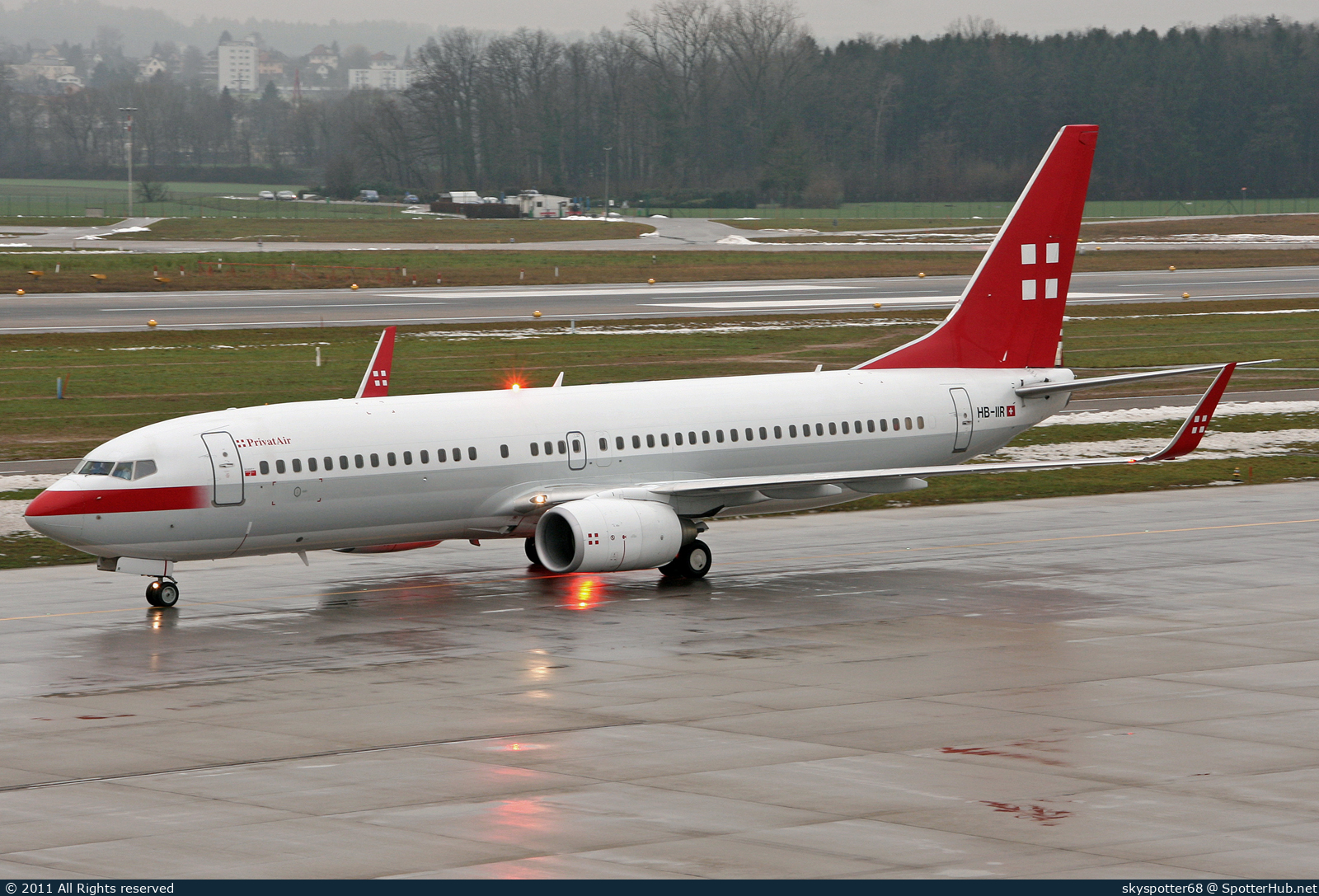 Photo of HB-IIR - Boeing 737-86Q operated by PrivatAir
