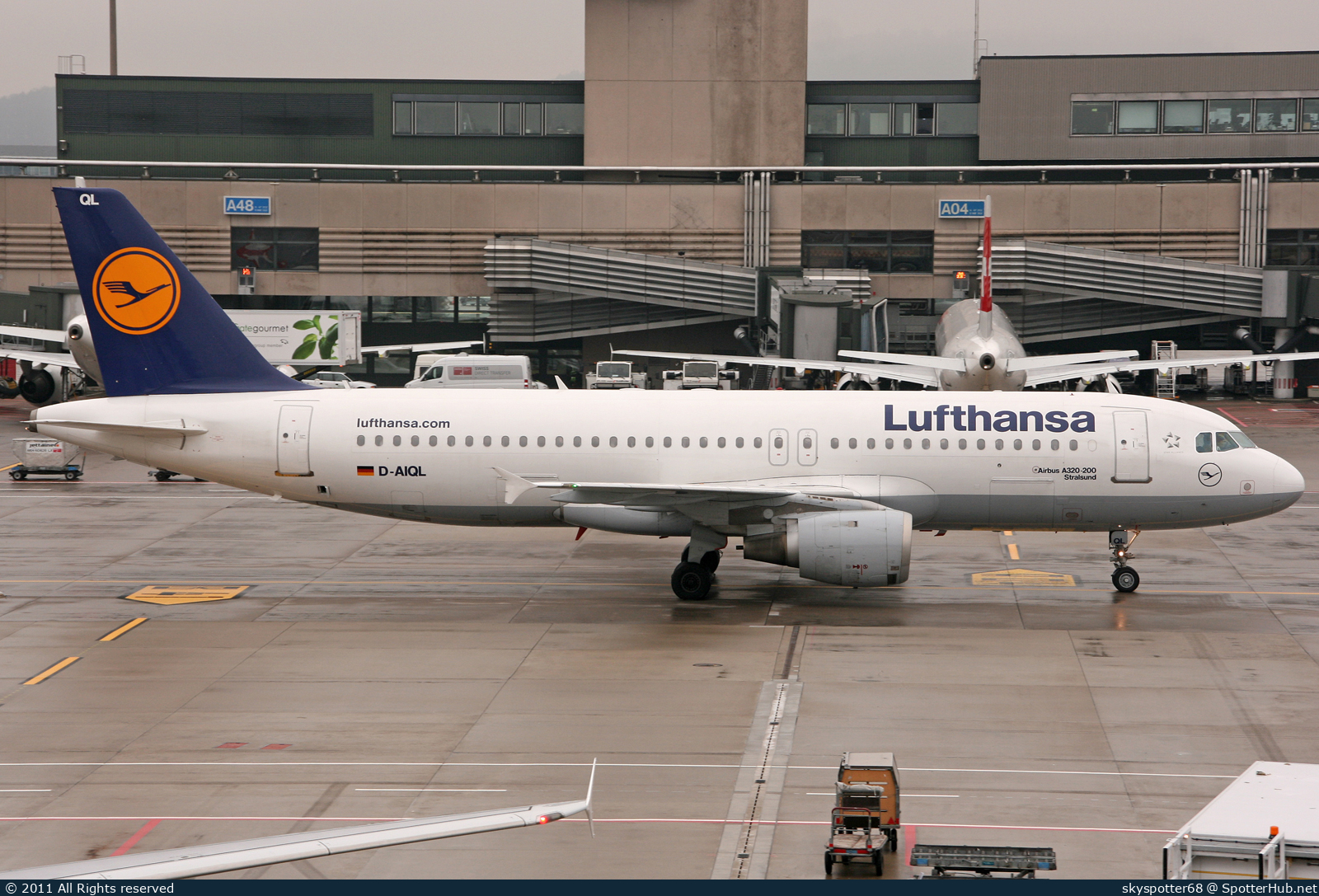 Photo of D-AIQL - Airbus A320-211 operated by Lufthansa