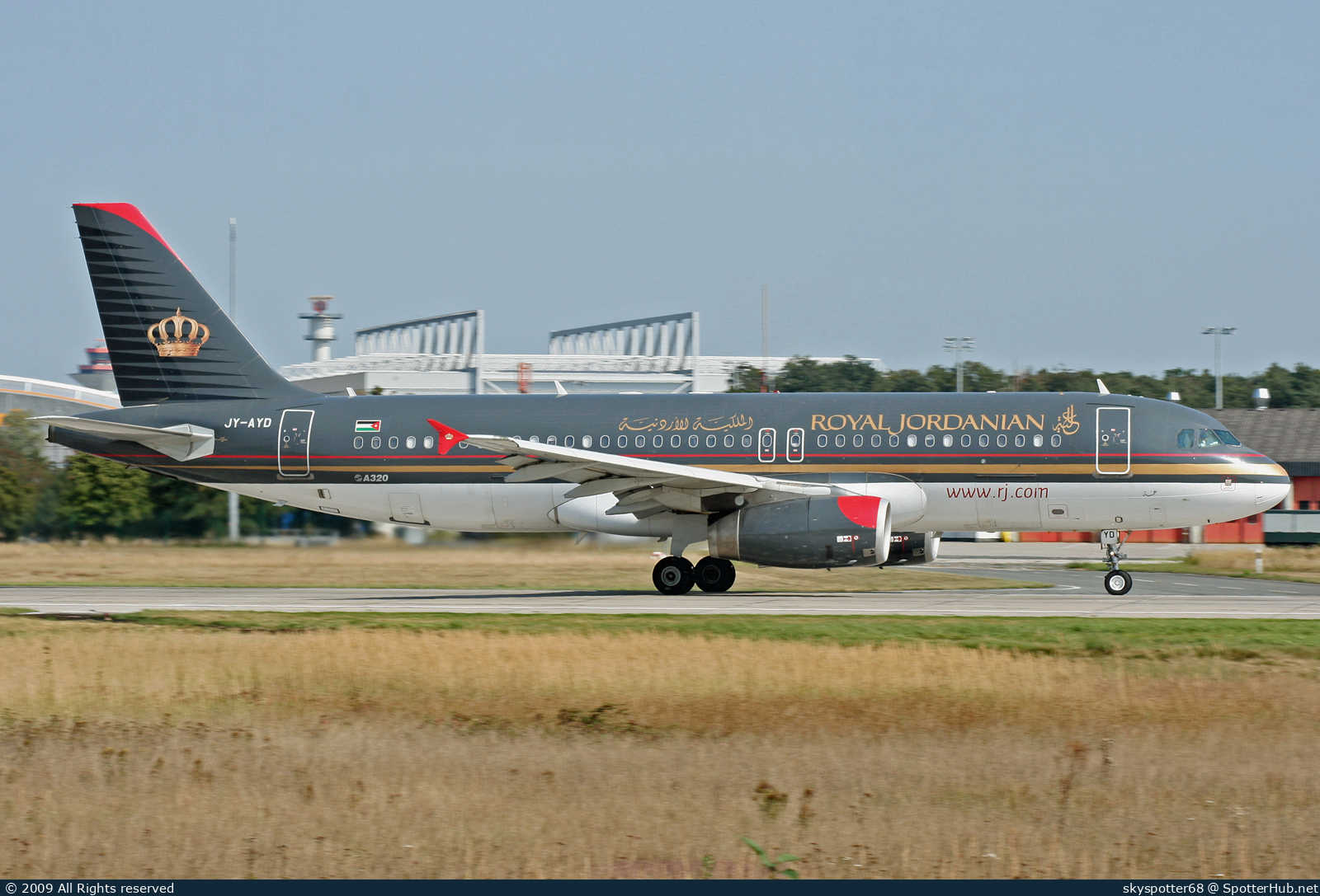 Photo of JY-AYD - Airbus A320-232 operated by Royal Jordanian Airlines