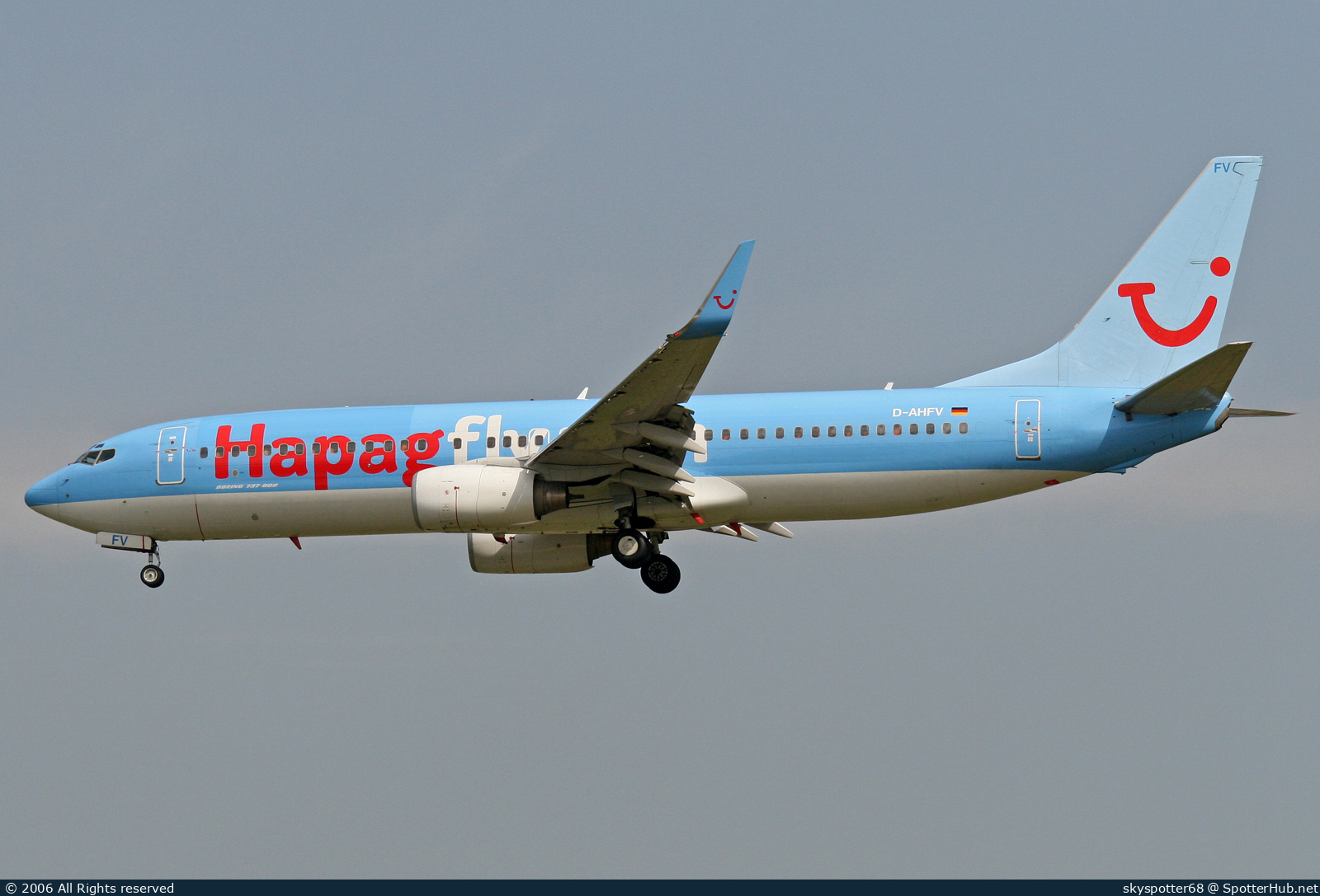 Photo of D-AHFV - Boeing 737-8K5 operated by Hapagfly