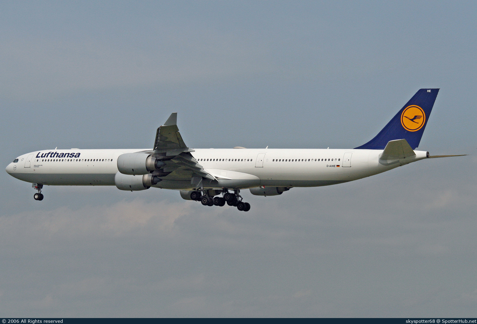 Photo of D-AIHE - Airbus A340-642 operated by Lufthansa