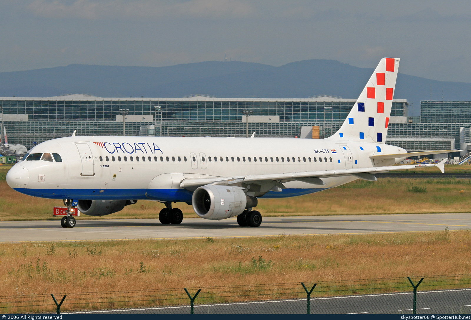Photo of 9A-CTF - Airbus A320-212 operated by Croatia Airlines