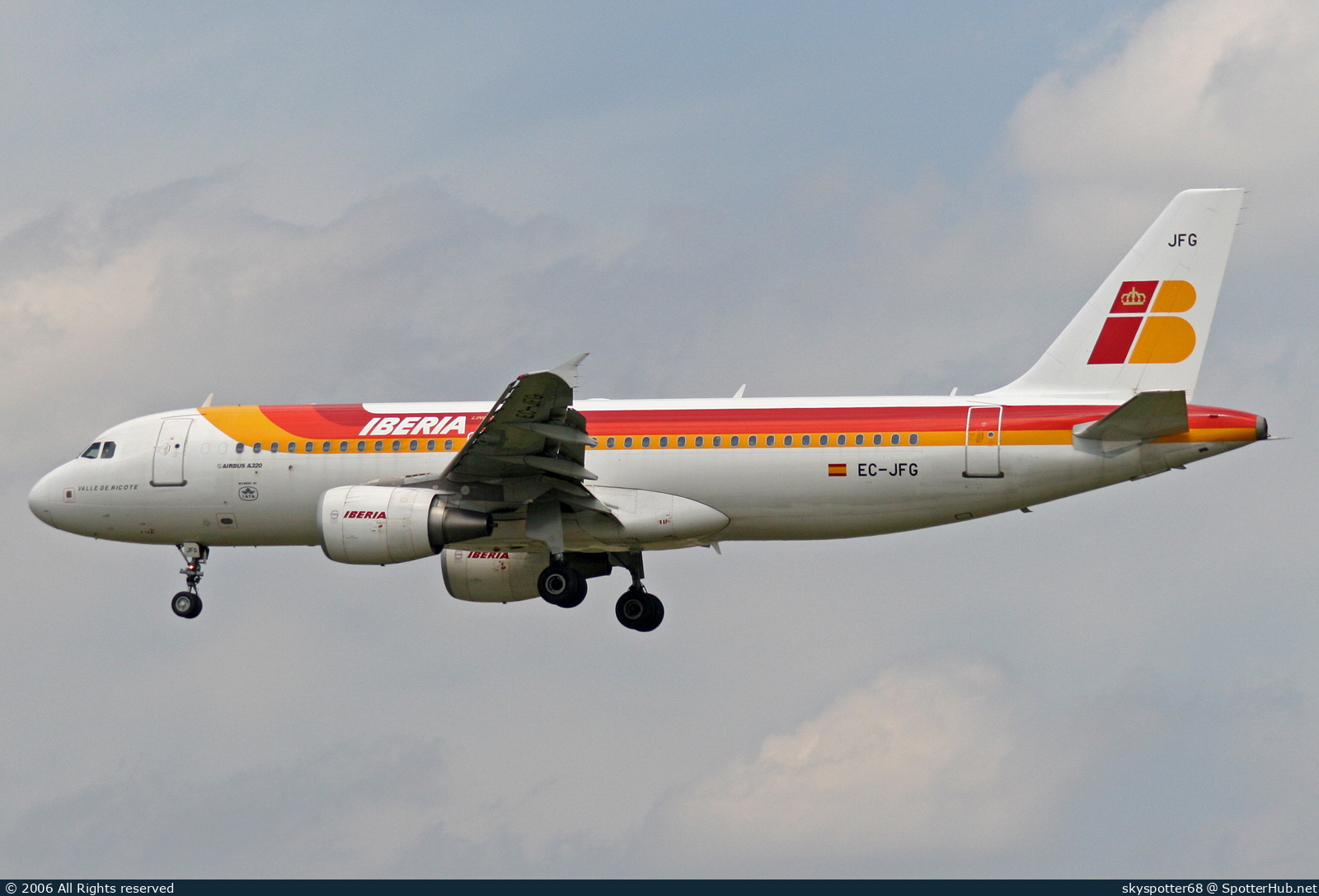 Photo of EC-JFG - Airbus A320-214 operated by Iberia