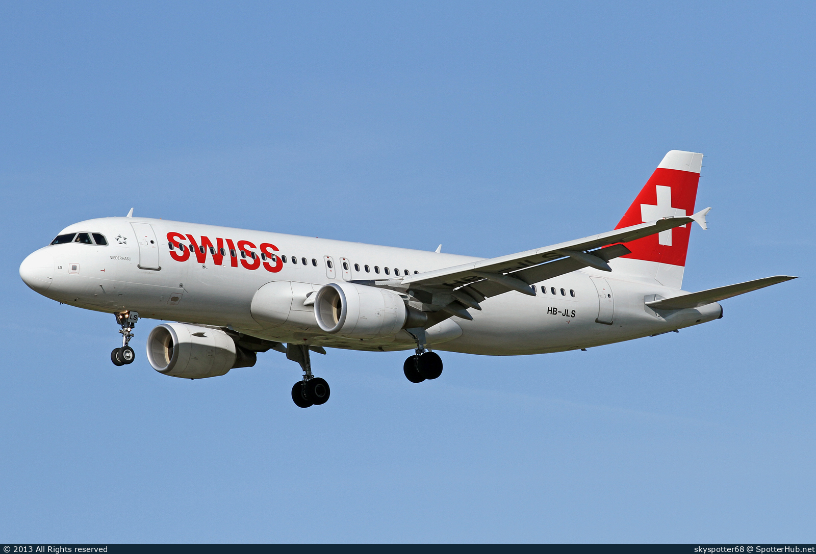 Photo of HB-JLS - Airbus A320-214 operated by Swiss International Air Lines