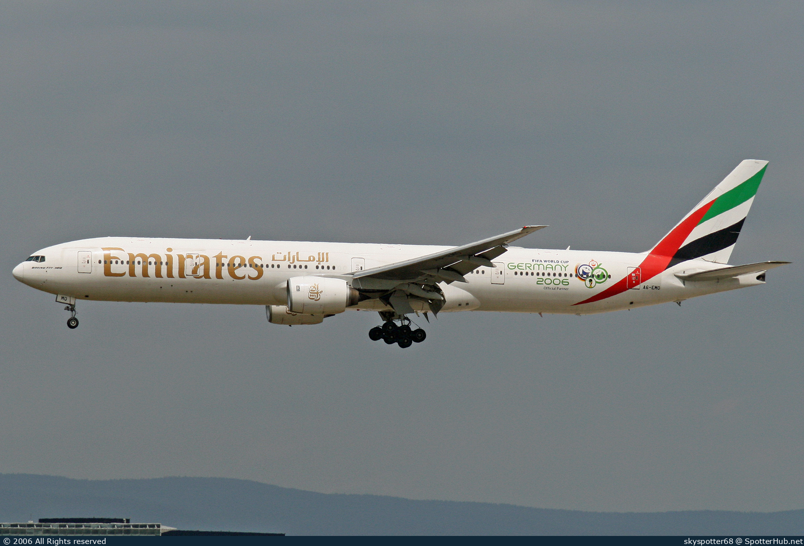 Photo of A6-EMO - Boeing 777-31H operated by Emirates
