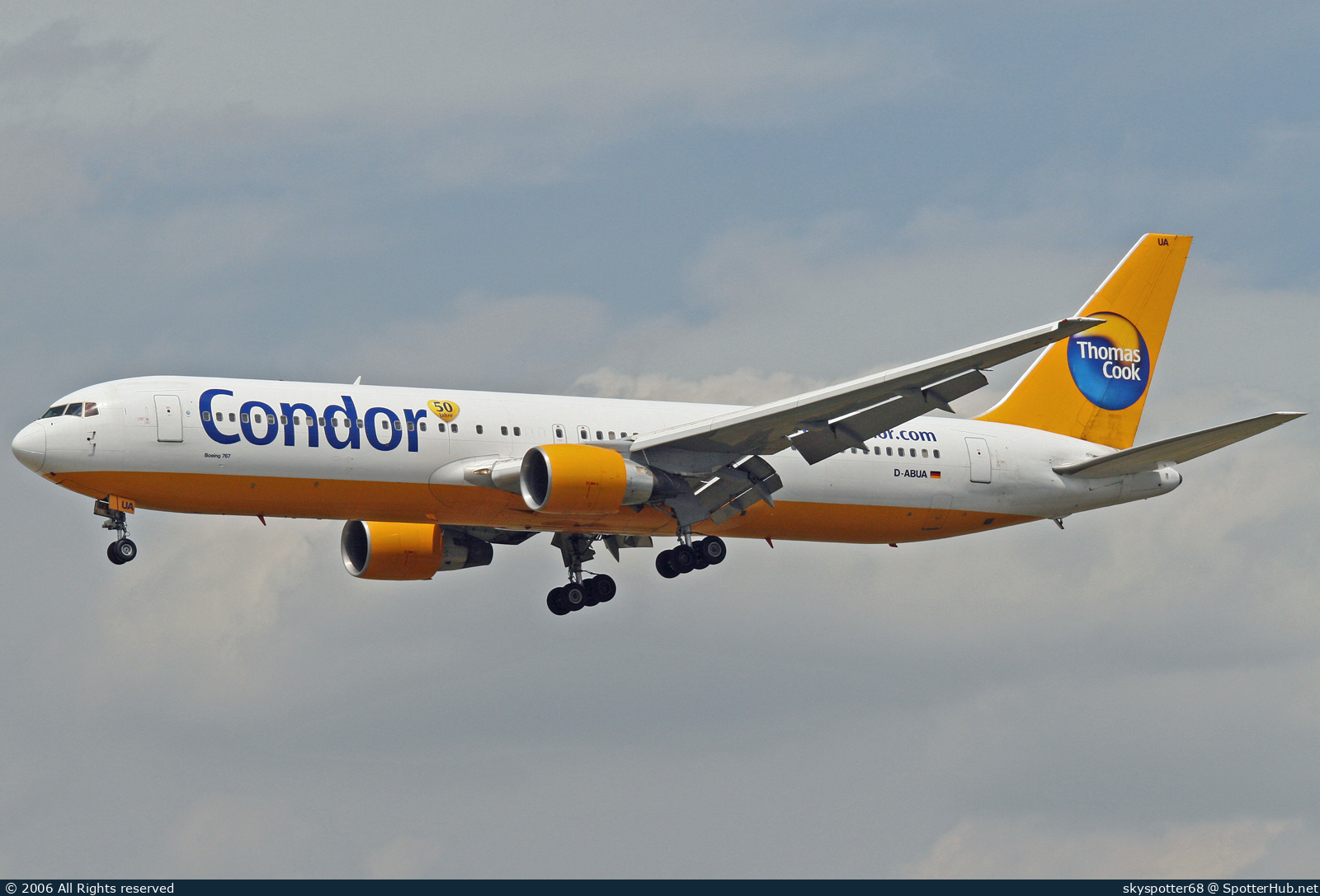 Photo of D-ABUA - Boeing 767-330(ER) operated by Condor