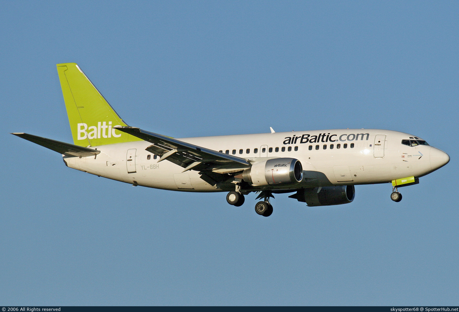 Photo of YL-BBH - Boeing 737-548 operated by airBaltic