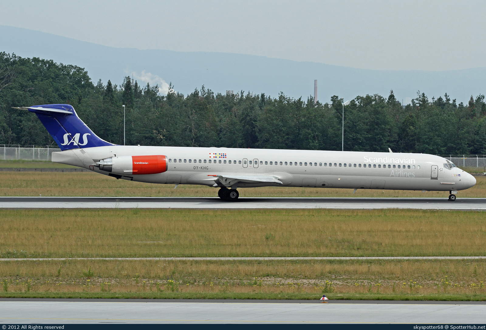 Photo of OY-KHG - McDonnell Douglas MD-82 operated by SAS Scandinavian Airlines
