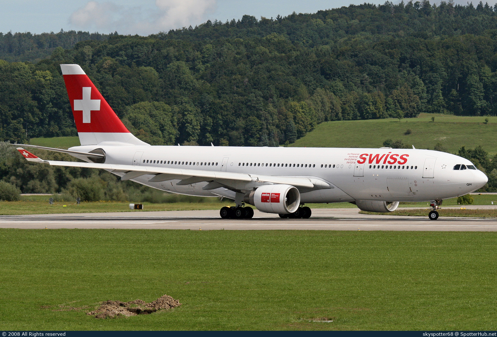 Photo of HB-IQH - Airbus A330-223 operated by Swiss International Air Lines