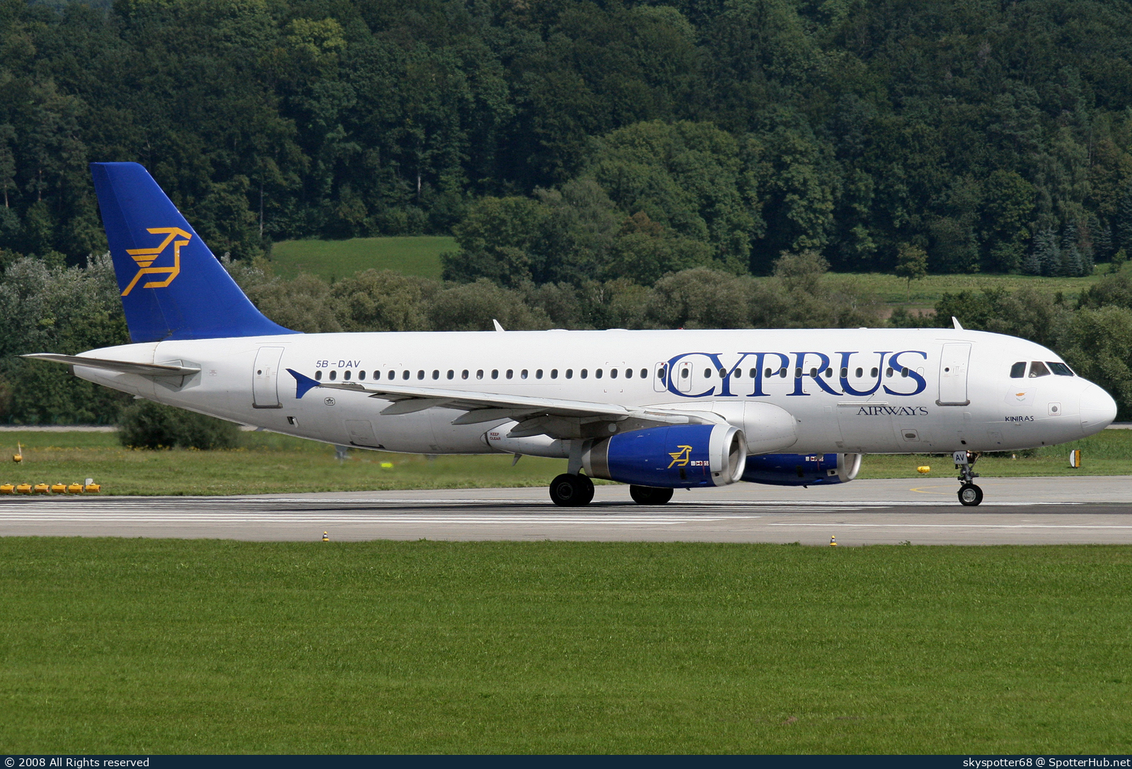 Photo of 5B-DAV - Airbus A320-231 operated by Cyprus Airways