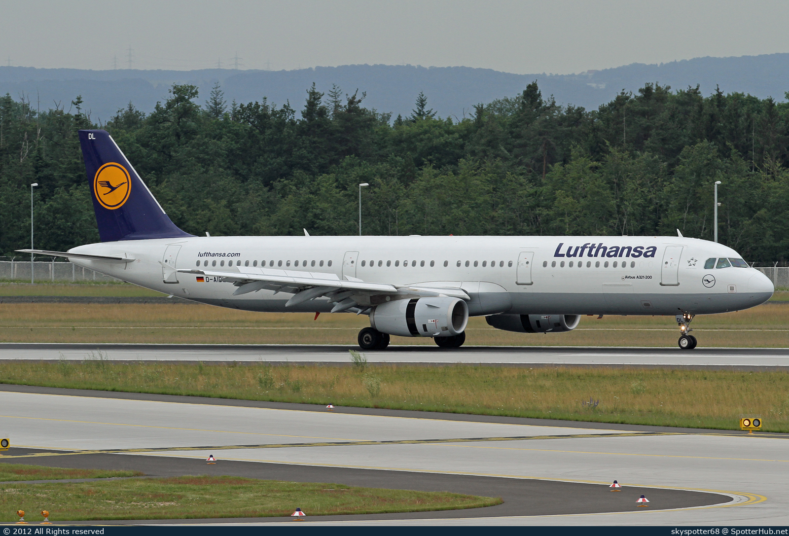 Photo of D-AIDL - Airbus A321-231 operated by Lufthansa