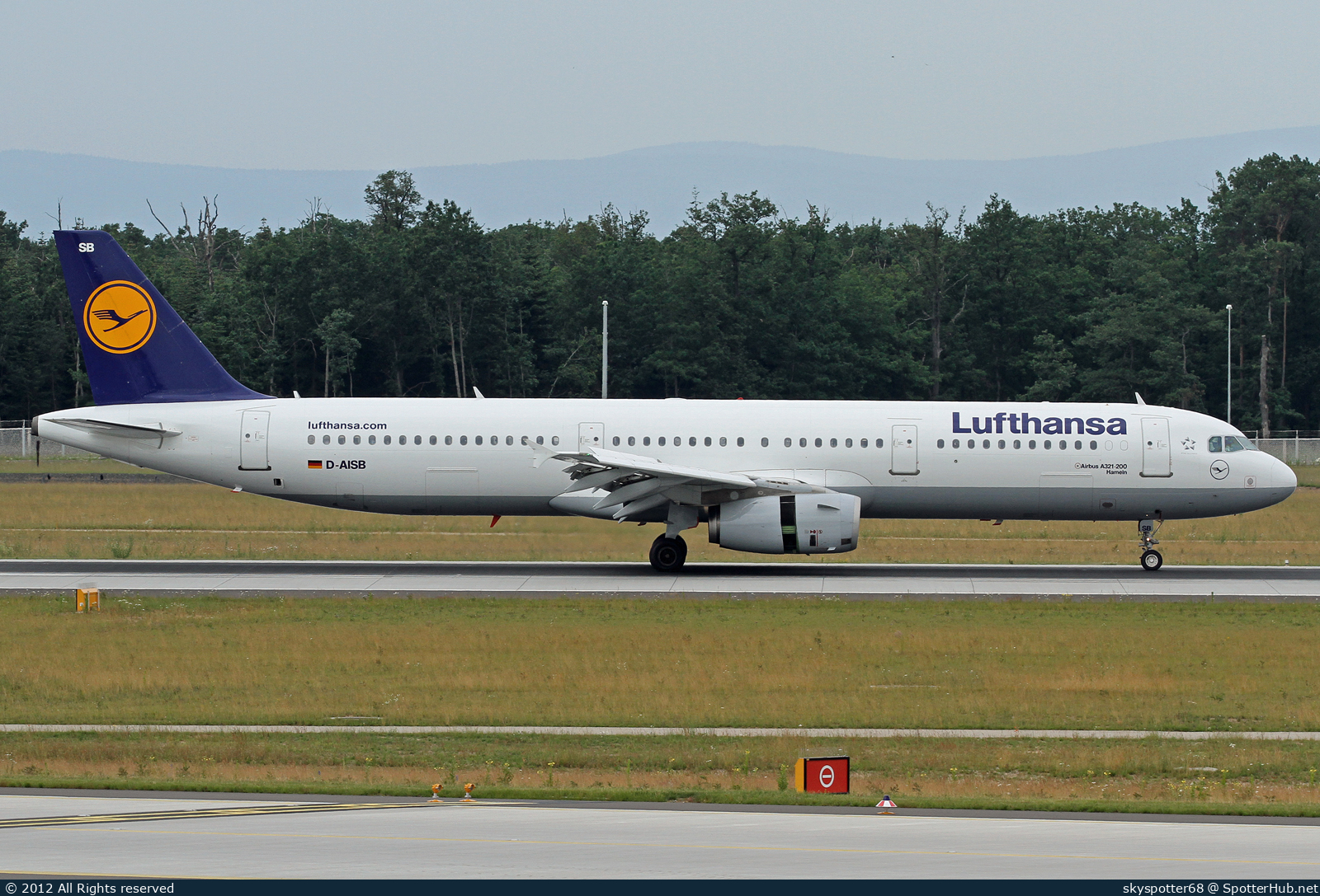 Photo of D-AISB - Airbus A321-231 operated by Lufthansa