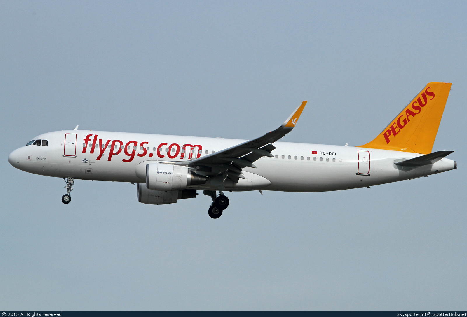 Photo of TC-DCI - Airbus A320-216 operated by Pegasus Airlines