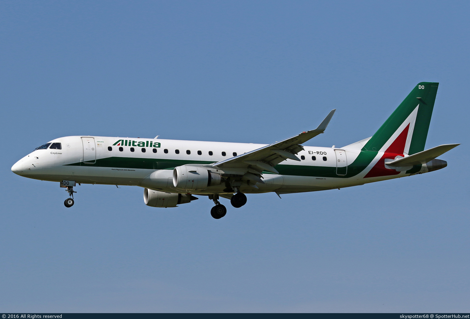 Photo of EI-RDC - Embraer ERJ-175STD operated by Alitalia CityLiner