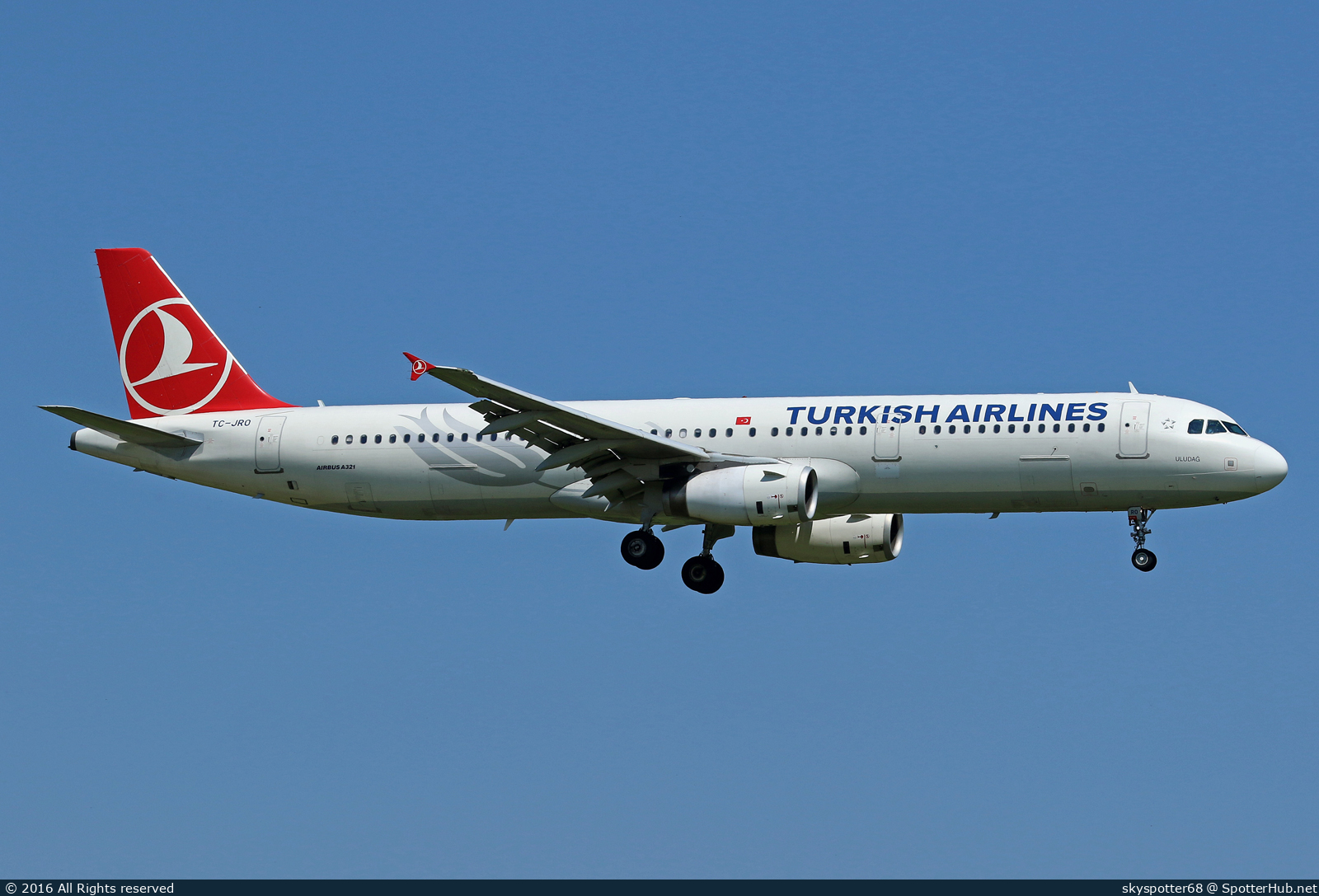 Photo of TC-JRC - Airbus A321-231 operated by Turkish Airlines