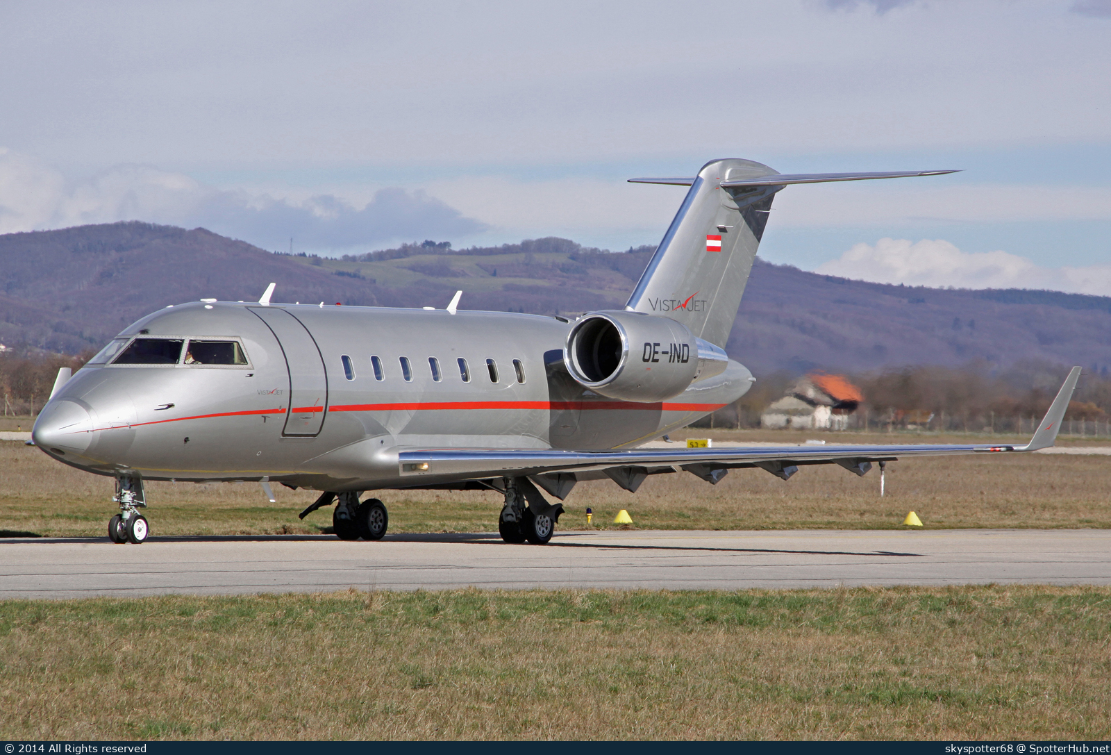 Photo of OE-IND - Bombardier Challenger 605 operated by VistaJet