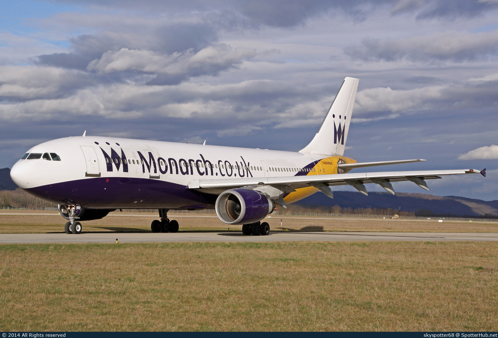 Photo of G-OJMR - Airbus A300B4-605R operated by Monarch Airlines