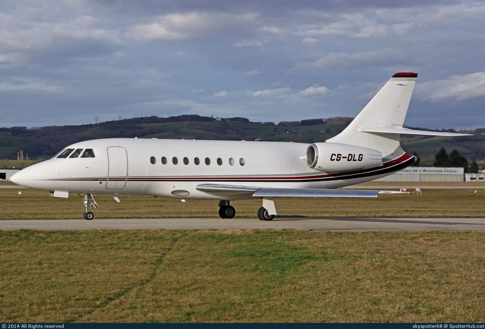 Photo of CS-DLG - Dassault Falcon 2000EX operated by NetJets Europe