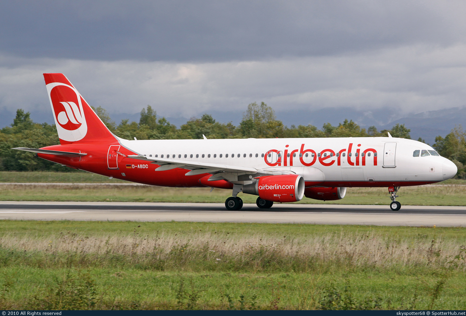 Photo of D-ABDC - Airbus A320-214 operated by Air Berlin