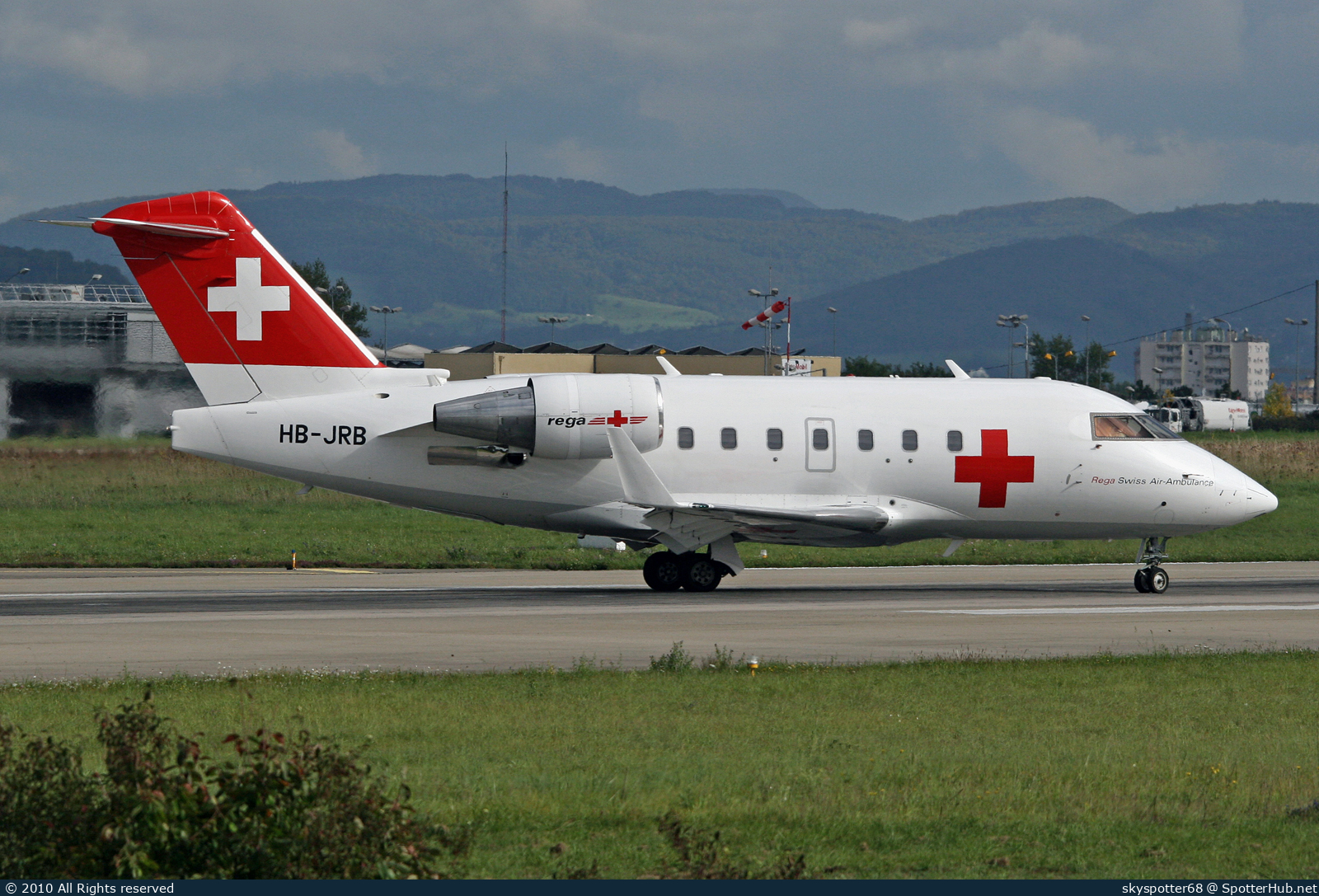 Photo of HB-JRB - Bombardier Challenger 604 operated by Rega Swiss Air-Rescue